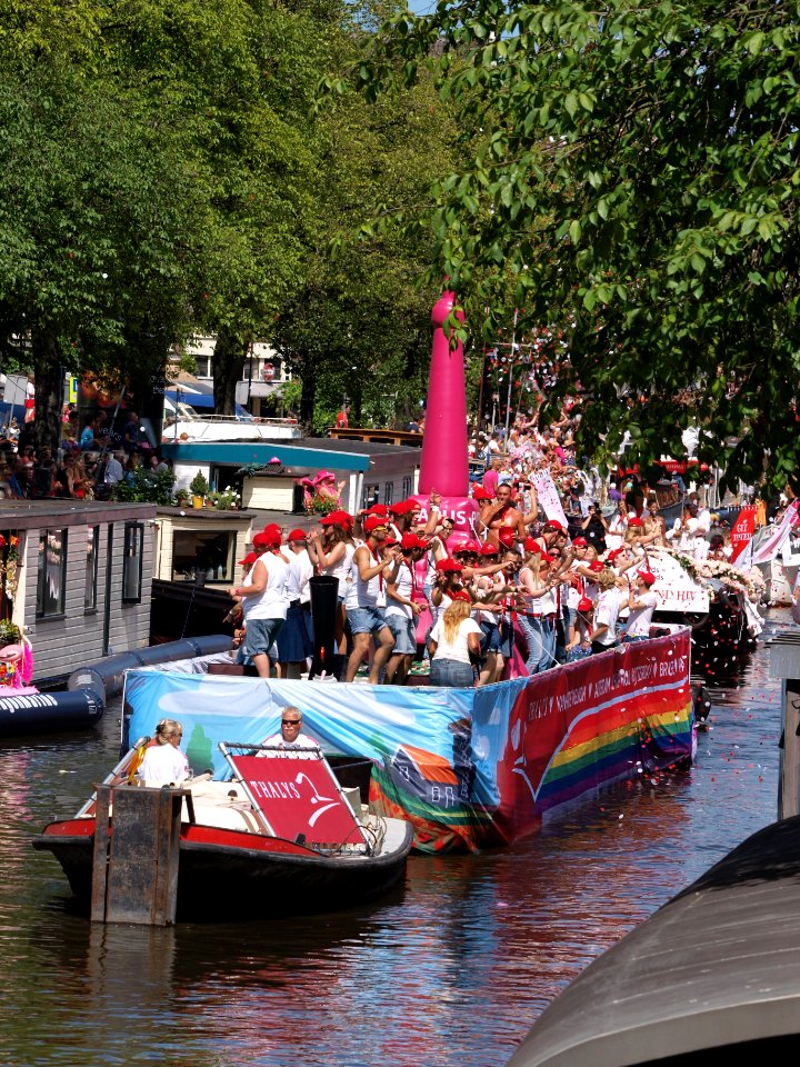 Amsterdam Gay Pride 2013 boat no27 Thalys pic1