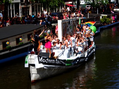 Amsterdam Gay Pride 2013 boat no29 D66 pic2