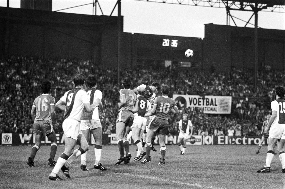 Amsterdam 702 voetbaltoernooi finale AZ67 tegen Ajax 4- spelmomenten, Bestanddeelnr 929-2978