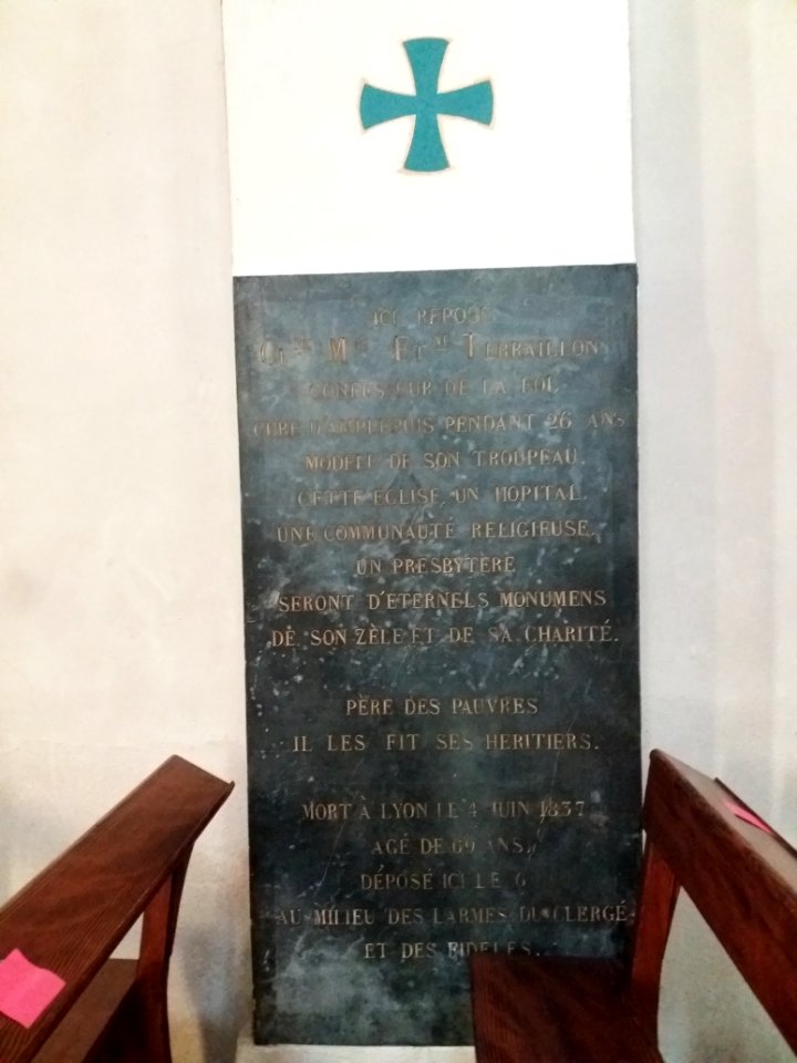 Amplepuis - Église Saint Pothin - Plaque Ici repose Étienne Terraillon curé d'Amplepuis