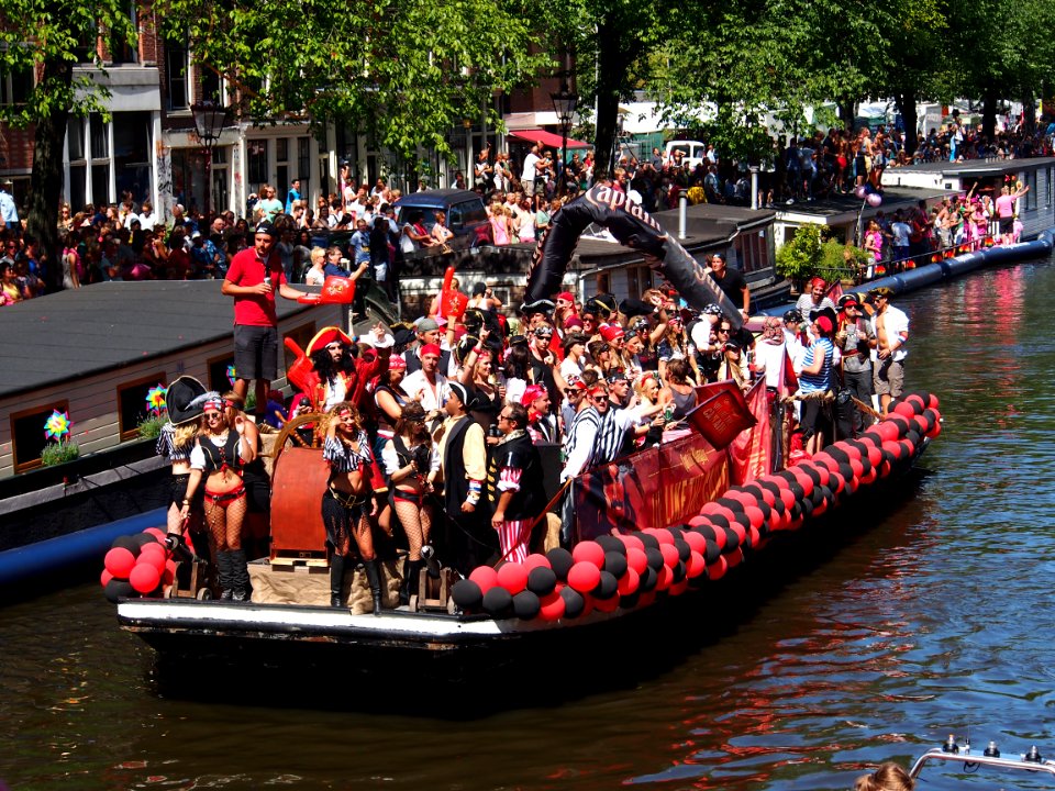 Amsterdam Gay Pride 2013 boat no30 Captain Morgan pic2
