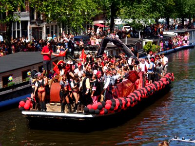 Amsterdam Gay Pride 2013 boat no30 Captain Morgan pic2