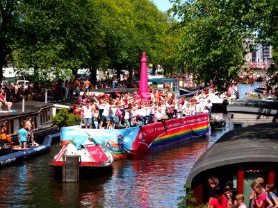 Amsterdam Gay Pride 2013 boat no27 Thalys pic3