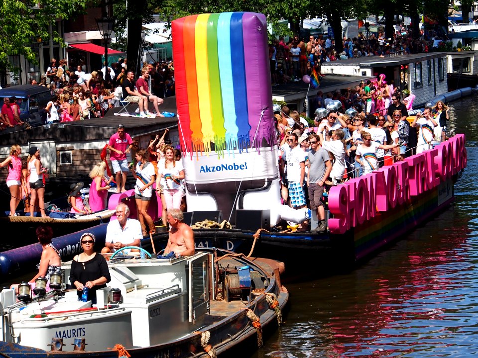 Amsterdam Gay Pride 2013 AKZO Nobel boat pic2