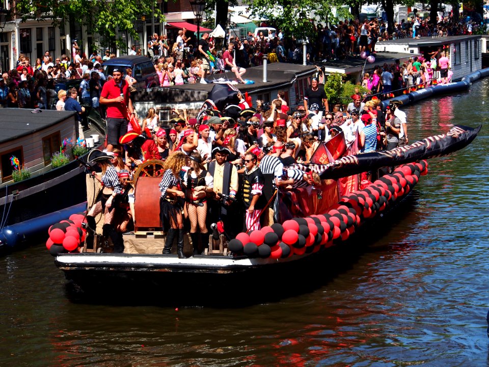 Amsterdam Gay Pride 2013 boat no30 Captain Morgan pic1