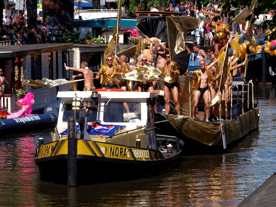 Amsterdam Gay Pride 2013 boat no44 UpstreamA,sterdam pic4