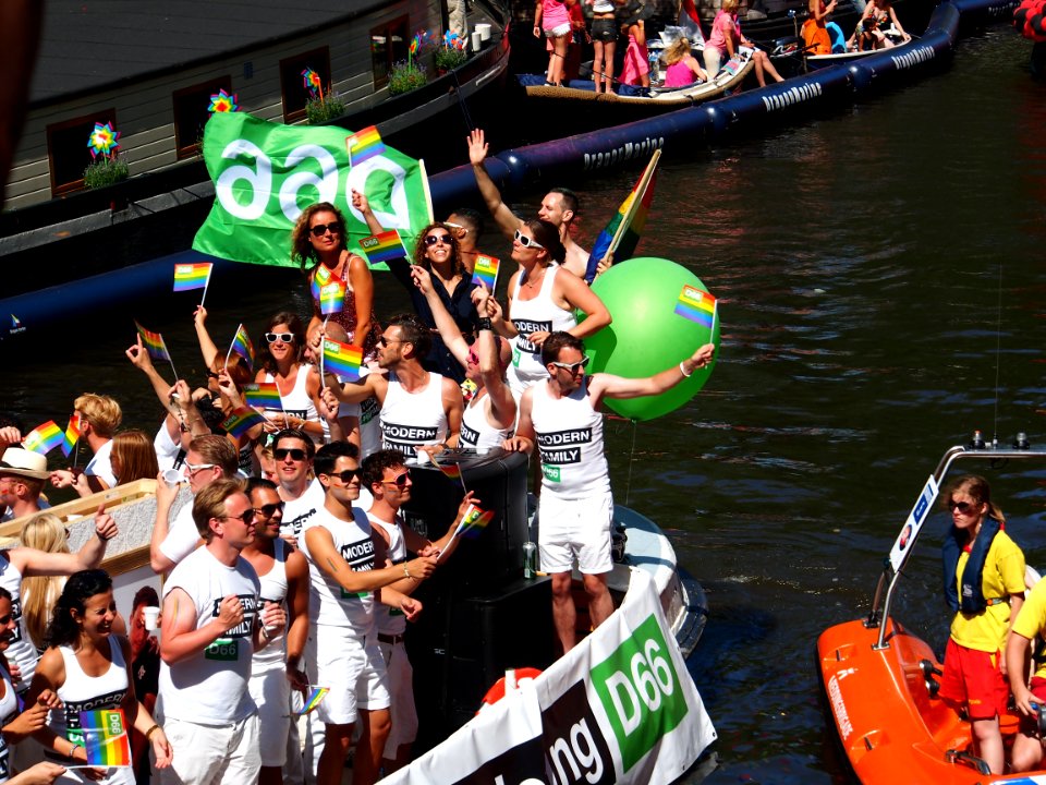 Amsterdam Gay Pride 2013 boat no29 D66 pic3