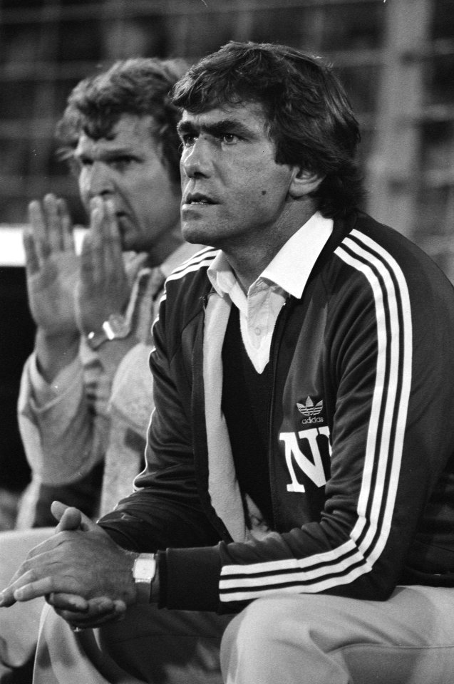 Amsterdam 707 toernooi , AZ 67 tegen FC Koln AZ 67 trainer Eykenbroek in dug-o, Bestanddeelnr 932-2774
