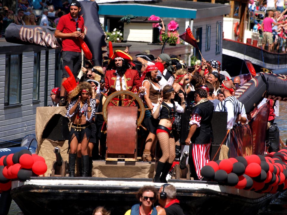 Amsterdam Gay Pride 2013 boat no30 Captain Morgan pic3