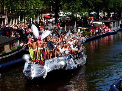 Amsterdam Gay Pride 2013 boat no7 pic4