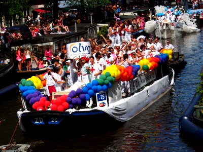 Amsterdam Gay Pride 2013 boat no25 Andreas ziekenhuis OLVG ziekenhuis zorgverzekeraars pic6