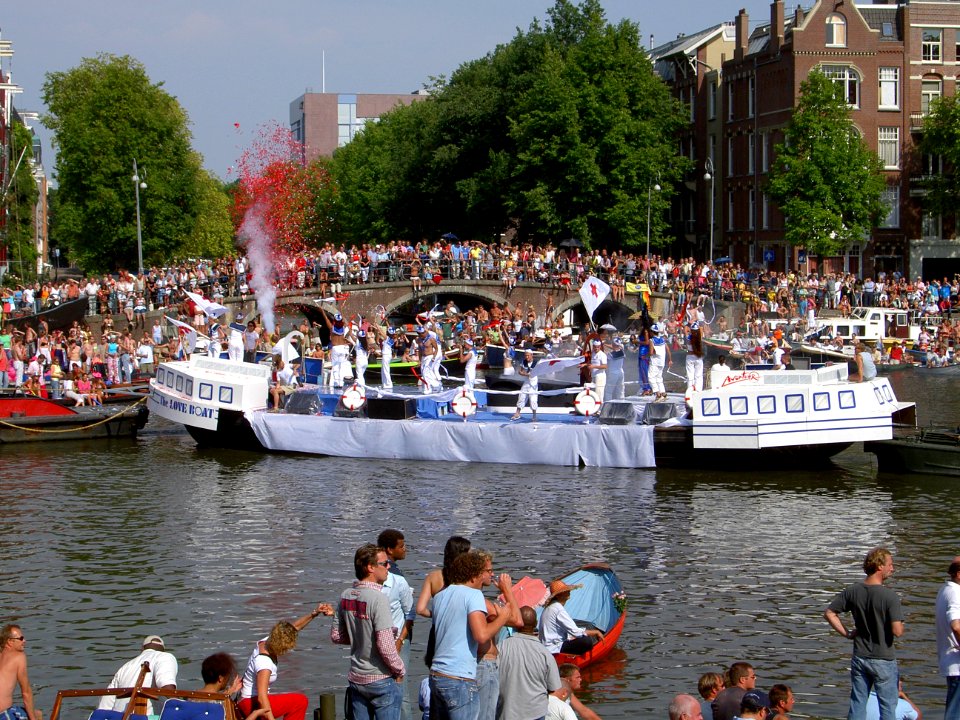 Amsterdam Gay Pride 2004, Canal parade -010