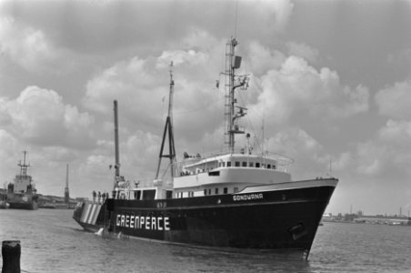 Amsterdam, vertrek nieuw Greenpeaceschip Goudwand naar Zuidpoolgebied, Bestanddeelnr 933-3832