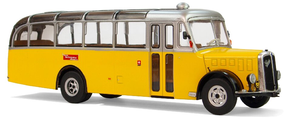 Alpine oldtimer buses