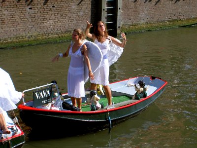 Amsterdam Gay Pride 2004, Canal parade -014