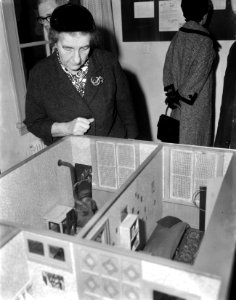 Amsterdam. Minister van Buitenlandse Zaken van Israel mevrouw Golda Meir bezocht, Bestanddeelnr 916-1026