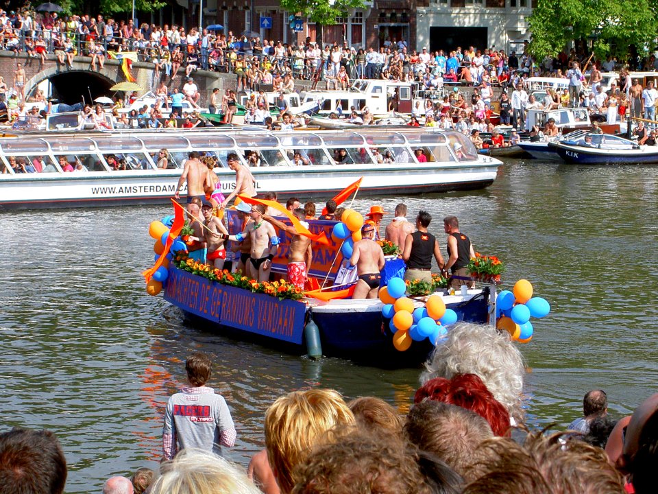 Amsterdam Gay Pride 2004, Canal parade -003
