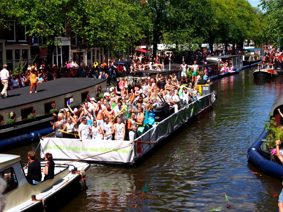 Amsterdam Gay Pride 2013 Are you ready for the gay future boat pic1