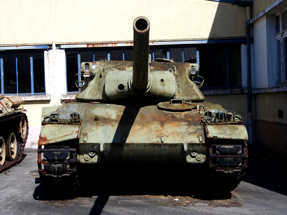 AMX 30 prototype in the Musée des Blindés, France, pic-2