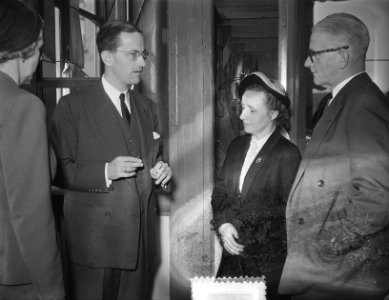 Amsterdam bezoek Australische Ambassadeur Alfr. F. Stirling o.a. Asser Gesink Ci, Bestanddeelnr 905-6886