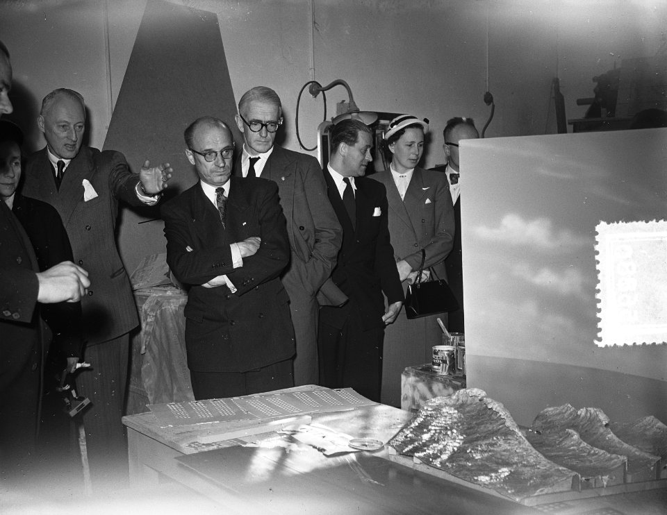 Amsterdam bezoek Australische Ambassadeur Alfr. F. Stirling o.a. Asser Gesink Ci, Bestanddeelnr 905-6880