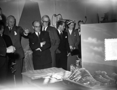 Amsterdam bezoek Australische Ambassadeur Alfr. F. Stirling o.a. Asser Gesink Ci, Bestanddeelnr 905-6880