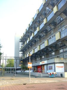 Amsterdam Dijkgraafplein Hangbrugmaisonnettes 20110424