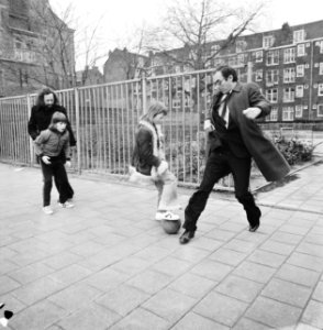 Amsterdam, speelterrein opening wethouders Lammers en Van de Velde, Bestanddeelnr 927-0668