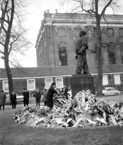 Amsterdam. De Minister van Buitenlandse Zaken van Israel, mevrouw Golda Meir, ti, Bestanddeelnr 916-1022