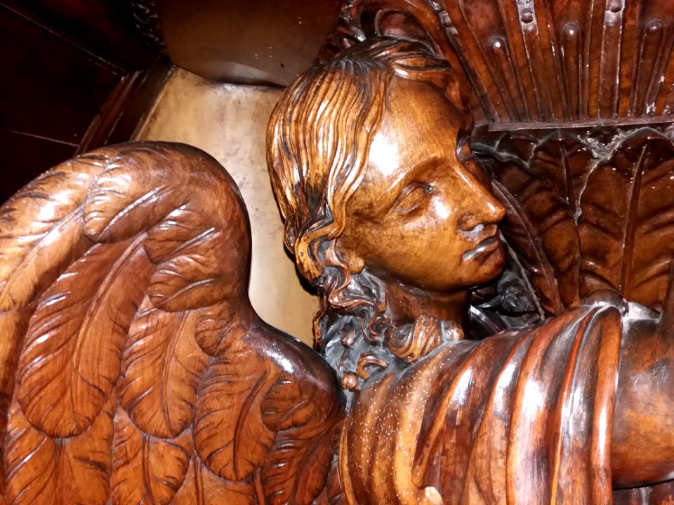 Amplepuis - Église Saint Pothin - Chaire - Tête d'un des anges soutenant la chaire