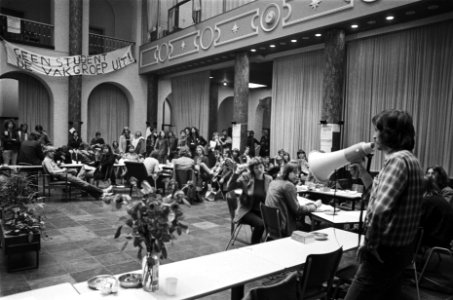 Amsterdam, Maagdenhuisbezetting overzicht vergadering bezettende studenten, Bestanddeelnr 929-6885