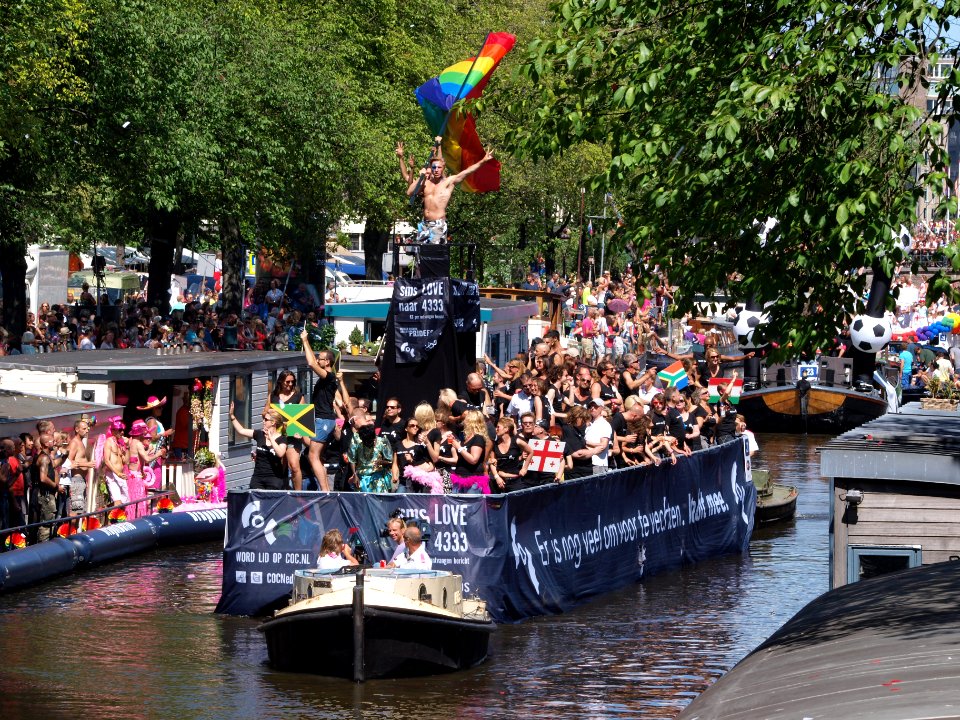 Amsterdam Gay Pride 2013 boat no21 COCNederland pridefonds pic2