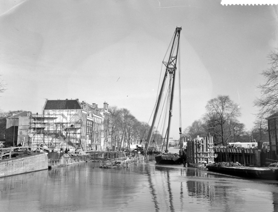 Amsterdam bouwt en sloopt in de binnenstad, bouw van de b over de Nieuwe Herengr, Bestanddeelnr 911-0388