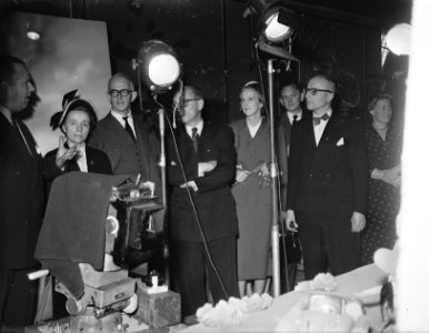 Amsterdam bezoek Australische Ambassadeur Alfr. F. Stirling o.a. Asser Gesink Ci, Bestanddeelnr 905-6873