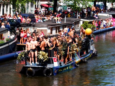 Amsterdam Gay Pride 2013 boat no10 Police pic2