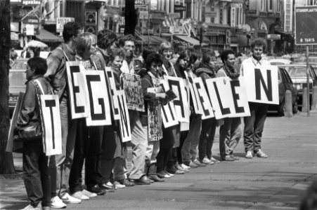 Amsterdam, start campagne van Amnesty International tegen het martelen menseli, Bestanddeelnr 932-9728
