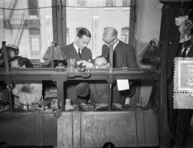 Amsterdam bezoek Australische Ambassadeur Alfr. F. Stirling o.a. Asser Gesink Ci, Bestanddeelnr 905-6881