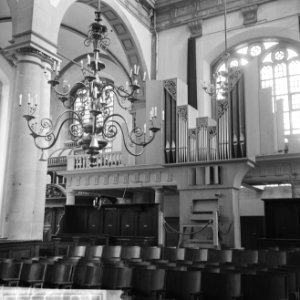 Amsterdam. Interieur van de Westerkerk met gaanderij en het kleine orgel, Bestanddeelnr 918-1339