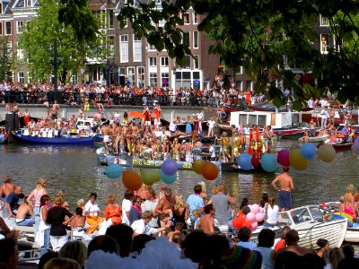 Amsterdam Gay Pride 2004, Canal parade -002
