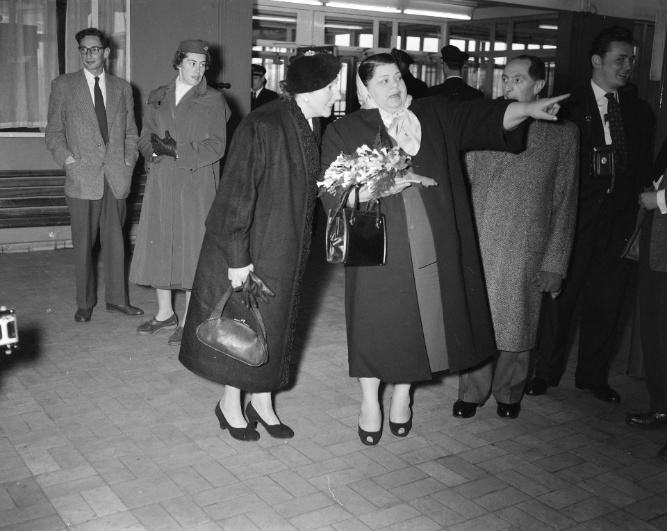 Amerikaanse zangeres June Richmond op Schiphol, Bestanddeelnr 908-1679
