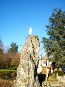 Anères statue de la vierge et de son enfant