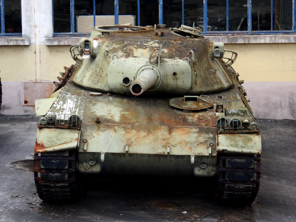 AMX 30 prototype in the Musée des Blindés, France, pic-1