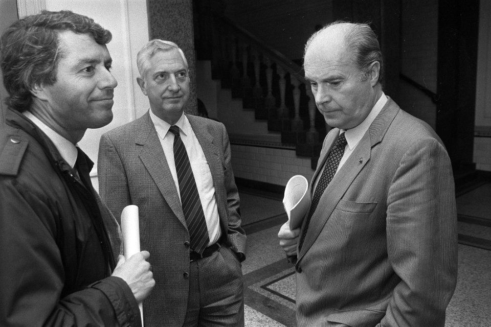 Amsterdam, kort geding Nederlands Politiebond tegen gemeente Amsterdam en com. V, Bestanddeelnr 933-8210