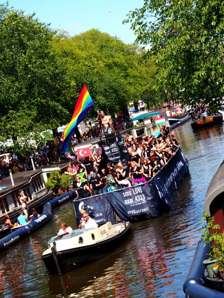 Amsterdam Gay Pride 2013 boat no21 COCNederland pridefonds pic4