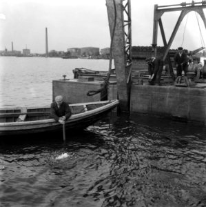 Amsterdam, fotos betreffende de herstellingswerken in de haven, Bestanddeelnr 900-9141