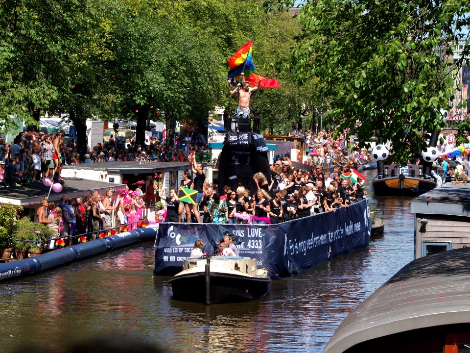 Amsterdam Gay Pride 2013 boat no21 COCNederland pridefonds pic3