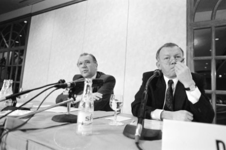 Amsterdam, persconferentie i.v.m. overname Audet door VNU VNU-directeur Brentjen, Bestanddeelnr 934-1960