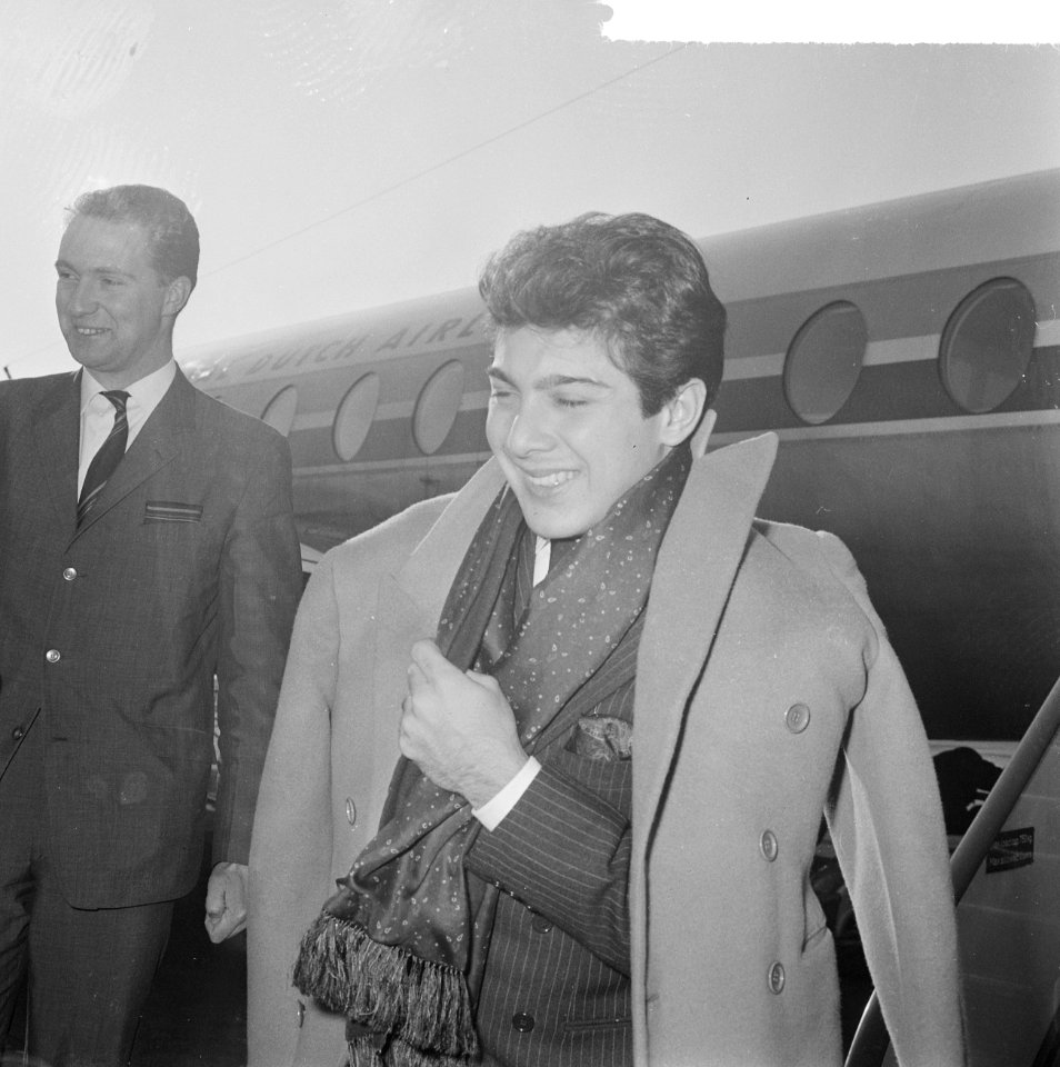 Amerikaanse zanger Paul Anka op doorreis op Schiphol, Paul Anka (kop), Bestanddeelnr 916-1874