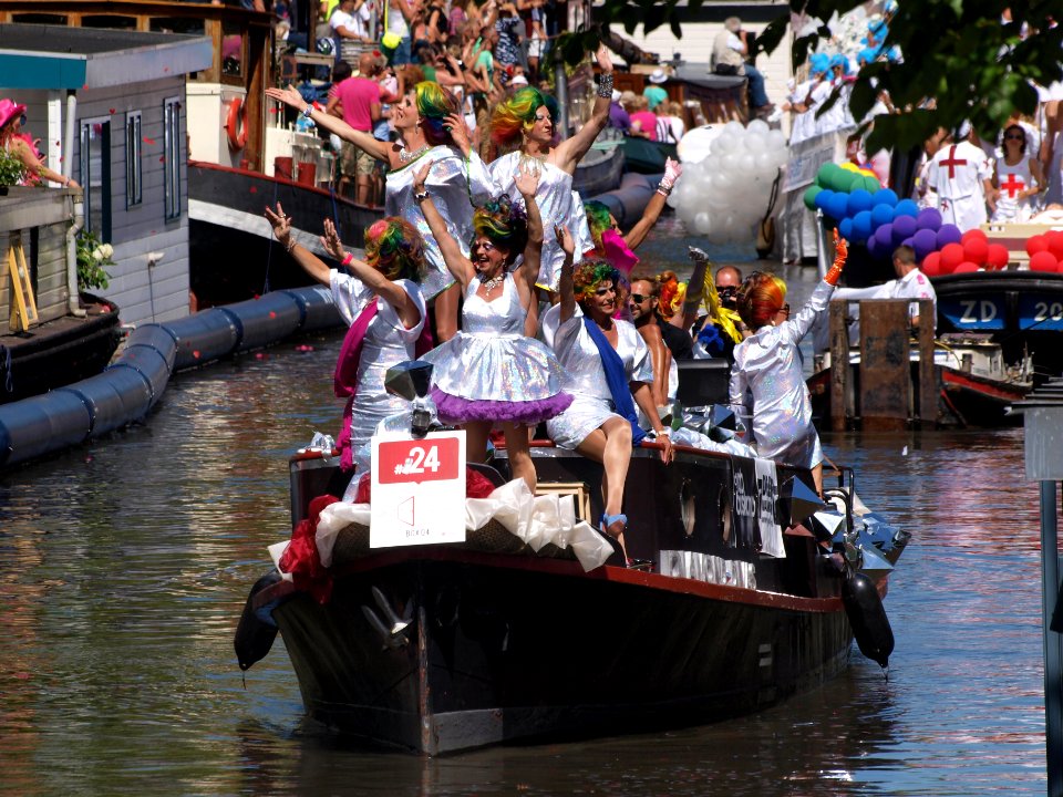 Amsterdam Gay Pride 2013 boat no24 Diamond Divas pic2
