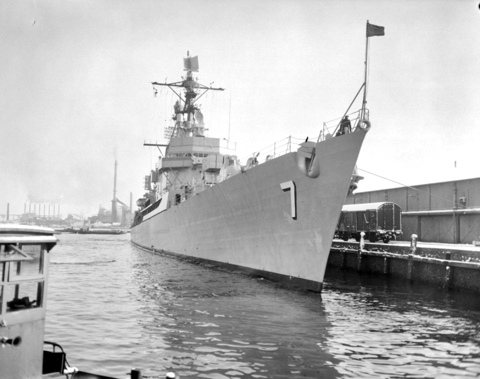 Amerikaanse torpedobootjager Luce brengt bezoek aan Amsterdam, Bestanddeelnr 913-6373